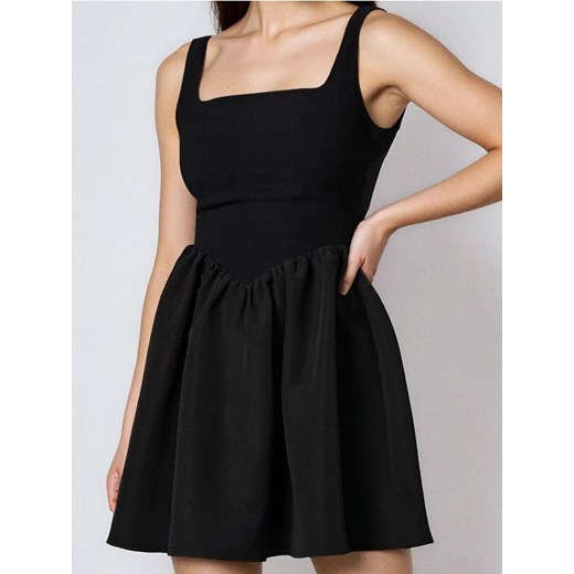 Sinsay - Sukienka na ramiączkach z dekoltem karo - czarny ze sklepu Sinsay w kategorii Sukienki - zdjęcie 187530211