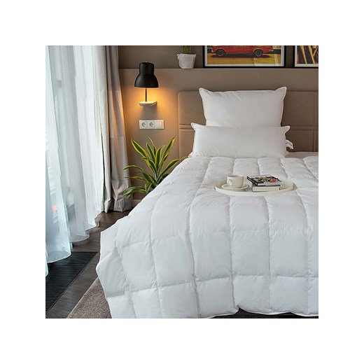 Befa Całoroczna kołdra puchowa w kolorze białym Befa 155x220 cm okazyjna cena Limango Polska