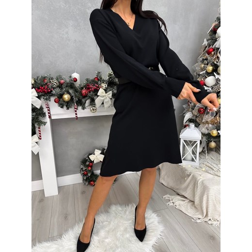 Czarna Sweterkowa Sukienka z Dekoltem V ze sklepu ModnaKiecka.pl w kategorii Sukienki - zdjęcie 187539260