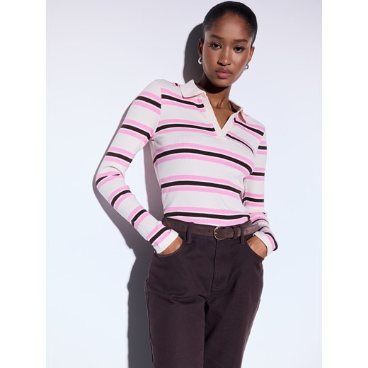 Mohito - Longsleeve z kołnierzykiem polo - kremowy ze sklepu Mohito w kategorii Swetry damskie - zdjęcie 187539711