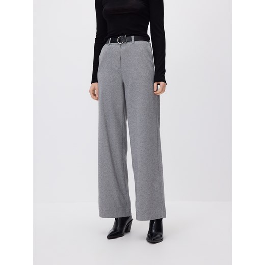 Reserved - Spodnie z paskiem - ciemnoszary ze sklepu Reserved w kategorii Spodnie damskie - zdjęcie 187540140