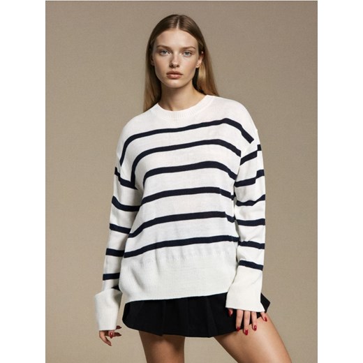 Sinsay - Sweter w paski - biały ze sklepu Sinsay w kategorii Swetry damskie - zdjęcie 187540631