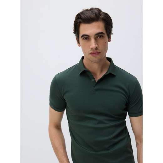Reserved - Polo slim z bawełny pima - ciemnozielony ze sklepu Reserved w kategorii T-shirty męskie - zdjęcie 187544121