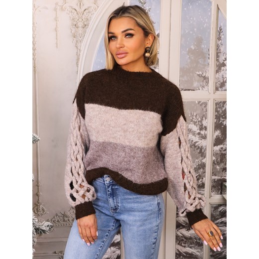 SWETER W PASY Z PLECIONYMI RĘKAWAMI- CZEKOLADOWY ze sklepu olika.com.pl w kategorii Swetry damskie - zdjęcie 187549001