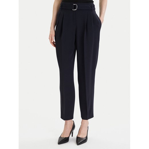 Boss Spodnie materiałowe Tapiah 50490037 Granatowy Regular Fit ze sklepu MODIVO w kategorii Spodnie damskie - zdjęcie 187552240