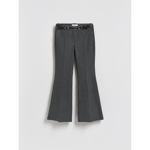 Reserved - Spodnie z paskiem - szary ze sklepu Reserved w kategorii Spodnie damskie - zdjęcie 187555133