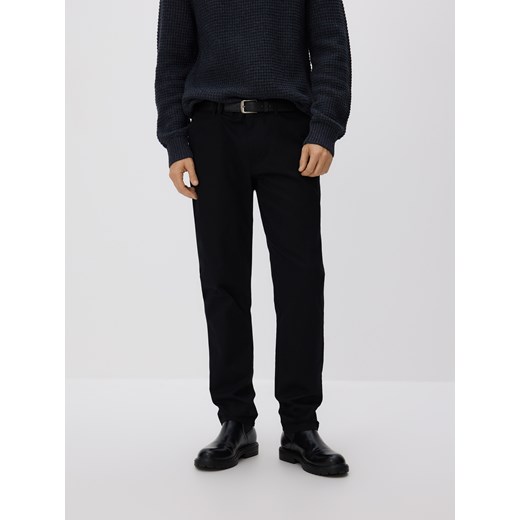 Reserved - Spodnie chino slim z paskiem - czarny ze sklepu Reserved w kategorii Spodnie męskie - zdjęcie 187557910