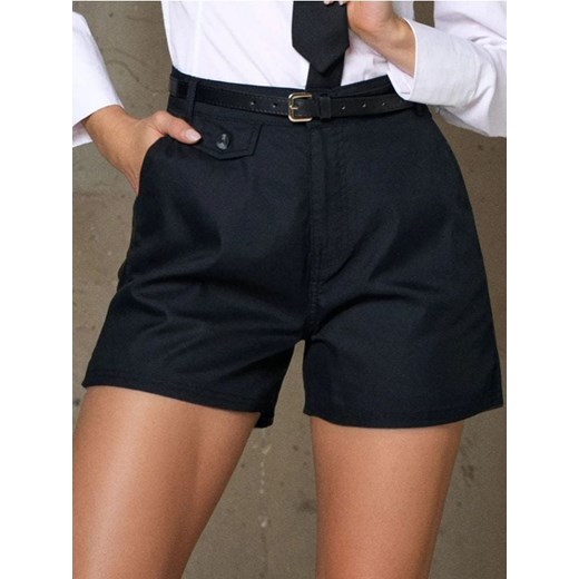 Sinsay - Szorty w stylu smart casual z paskiem - czarny ze sklepu Sinsay w kategorii Szorty - zdjęcie 187559294