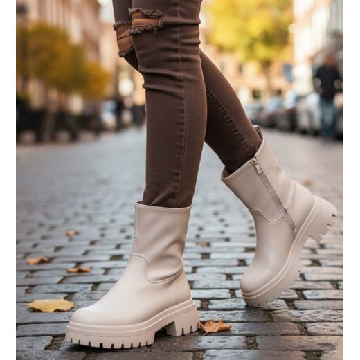 Beżowe botki workery na platformie /A2-2 18504 T288/ ze sklepu Pantofelek24.pl w kategorii Botki - zdjęcie 187562884