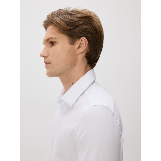Reserved - Gładka koszula super slim fit - biały ze sklepu Reserved w kategorii Koszule męskie - zdjęcie 187562952