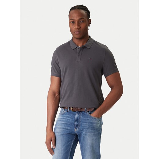 Tommy Jeans Polo DM0DM20676 Szary Regular Fit ze sklepu MODIVO w kategorii T-shirty męskie - zdjęcie 187563344