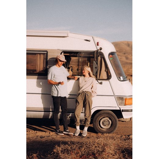 Cozy Joggers - Khaki Tree ze sklepu Surf Inc w kategorii Spodnie damskie - zdjęcie 187566053