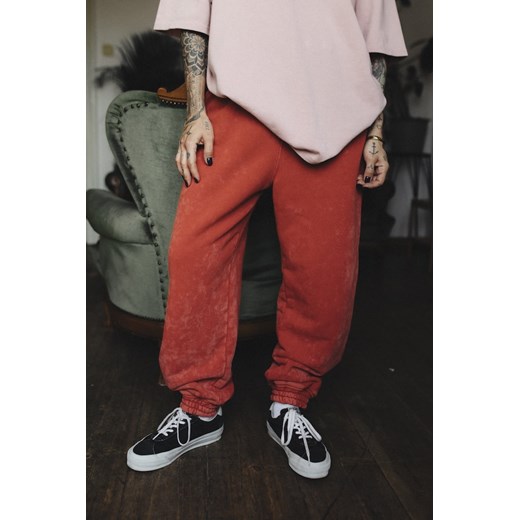 Track Joggers - Formula Red ze sklepu Surf Inc w kategorii Spodnie damskie - zdjęcie 187567474