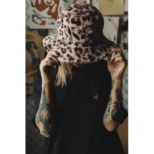Wild Fuzz Bucket - Pink Kush ze sklepu Surf Inc w kategorii Czapki zimowe damskie - zdjęcie 187568114