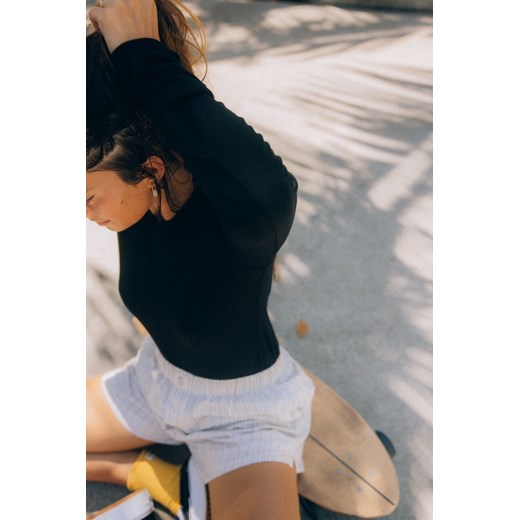 Stripe Lyocell Longsleeve - Space Black ze sklepu Surf Inc w kategorii Bluzki damskie - zdjęcie 187568733