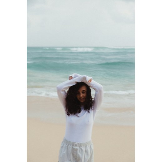 Stripe Lyocell Longsleeve - Paper White ze sklepu Surf Inc w kategorii Bluzki damskie - zdjęcie 187568744