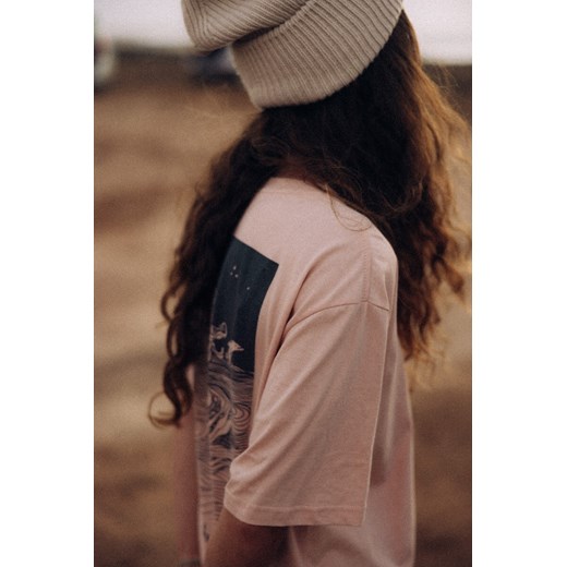 Witches & Waves Tee - Peach OG ze sklepu Surf Inc w kategorii Bluzki damskie - zdjęcie 187568911