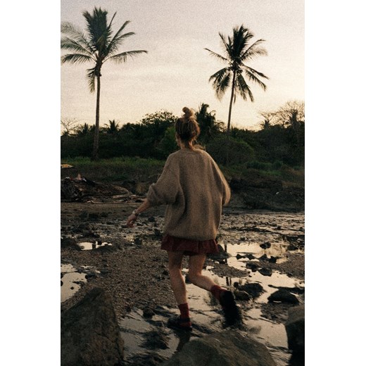 Beach Bum Sweater - Cookie ze sklepu Surf Inc w kategorii Swetry damskie - zdjęcie 187569252