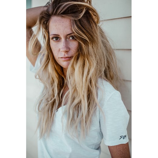 V Shirt - Paper White ze sklepu Surf Inc w kategorii Bluzki damskie - zdjęcie 187569851