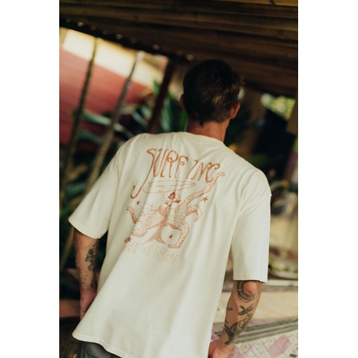 Sunburn Tee - Super Natural ze sklepu Surf Inc w kategorii T-shirty męskie - zdjęcie 187570572