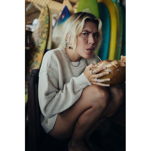 Beach Bum Sweater - Creamy ze sklepu Surf Inc w kategorii Swetry damskie - zdjęcie 187570632