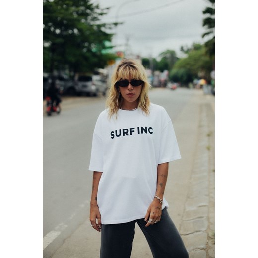 Logo Tee - Paper White ze sklepu Surf Inc w kategorii Bluzki damskie - zdjęcie 187570674