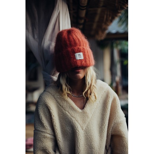 Olivia SRF Beanie - Terra ze sklepu Surf Inc w kategorii Czapki zimowe damskie - zdjęcie 187570772