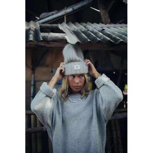 Olivia SRF Beanie - Light Grey ze sklepu Surf Inc w kategorii Czapki zimowe damskie - zdjęcie 187570791