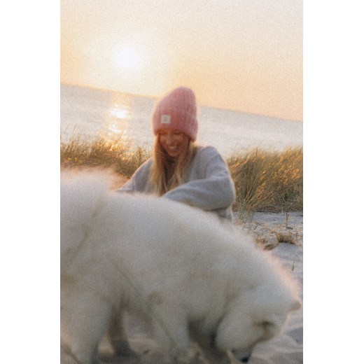 Olivia SRF Beanie - Dirty Pink ze sklepu Surf Inc w kategorii Czapki zimowe damskie - zdjęcie 187571671