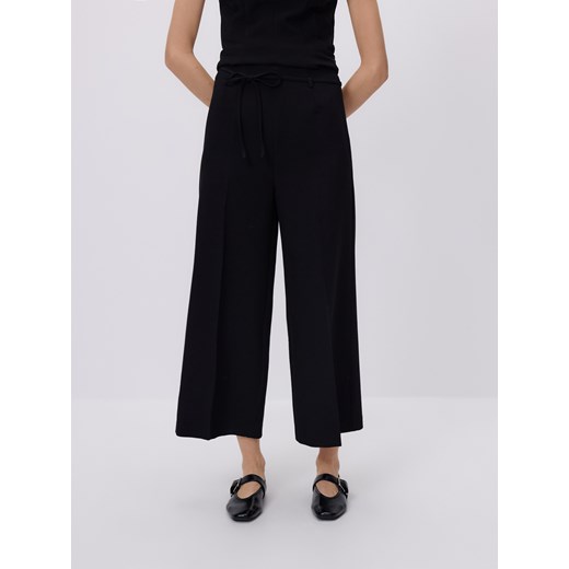 Reserved - Szerokie spodnie z wiązaniem - czarny ze sklepu Reserved w kategorii Spodnie damskie - zdjęcie 187576274