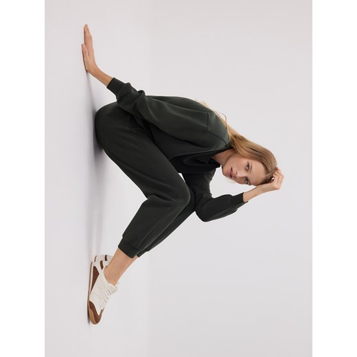 Reserved - Dresowe spodnie z modalem - ciemnozielony ze sklepu Reserved w kategorii Spodnie damskie - zdjęcie 187577402