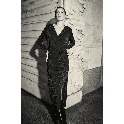 Sukienka maxi z rozcięciem czarna ze sklepu Moodo.pl w kategorii Sukienki - zdjęcie 187577481