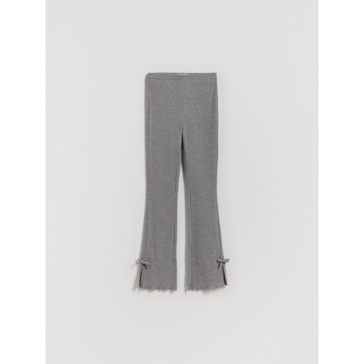 Reserved - Prążkowane spodnie z kokardkami - ciemnoszary ze sklepu Reserved w kategorii Spodnie dziewczęce - zdjęcie 187578950