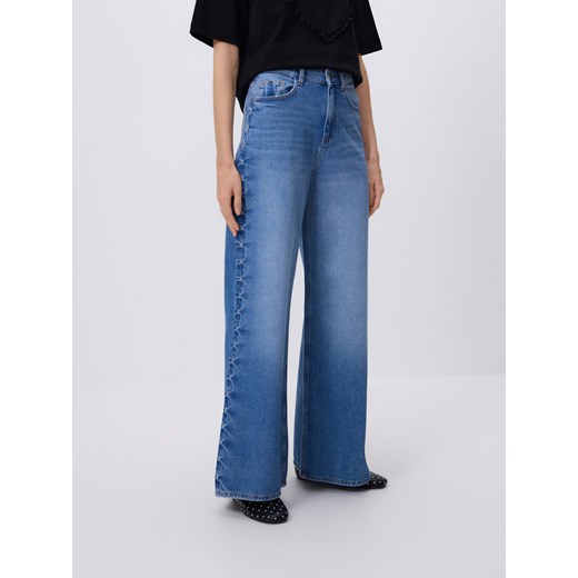 Reserved - Jeansy wide leg z okuciami - niebieski ze sklepu Reserved w kategorii Jeansy damskie - zdjęcie 187578974