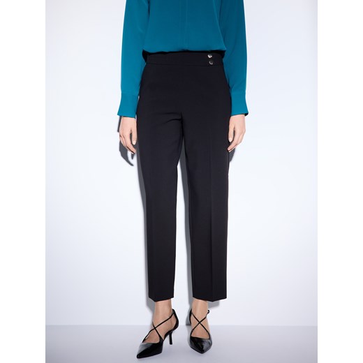 Mohito - Czarne spodnie cygaretki - czarny Mohito 44 Mohito