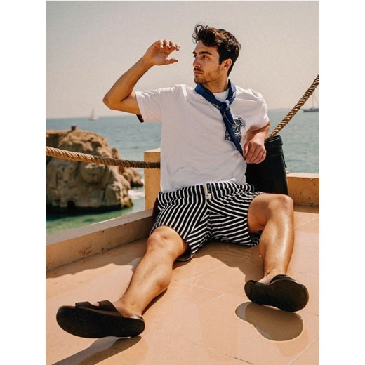 Sinsay - Dzianinowe szorty w paski - czarny ze sklepu Sinsay w kategorii Spodenki męskie - zdjęcie 187581081