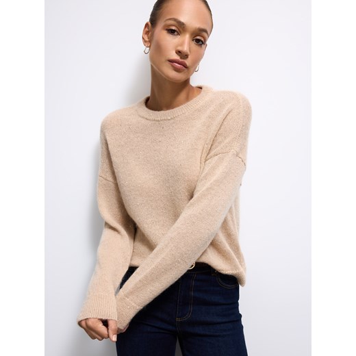Mohito - Beżowy sweter z moherem - beżowy ze sklepu Mohito w kategorii Swetry damskie - zdjęcie 187589591