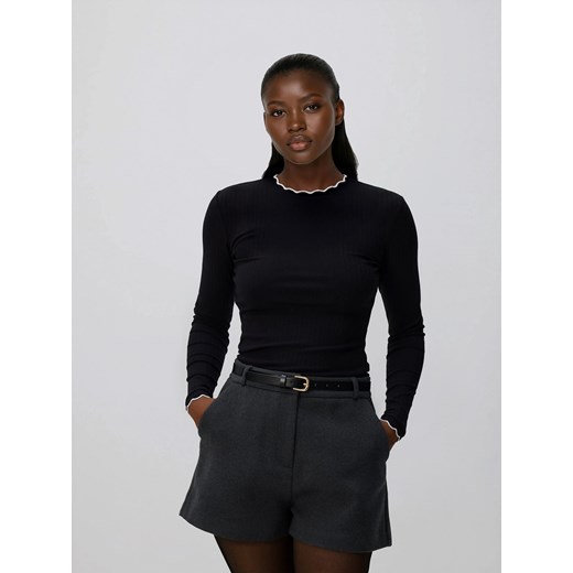 Reserved - Bluzka z kontrastową lamówką - czarny ze sklepu Reserved w kategorii Bluzki damskie - zdjęcie 187589930