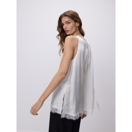 Reserved - Satynowy top z koronką - złamana biel ze sklepu Reserved w kategorii Bluzki damskie - zdjęcie 187589950
