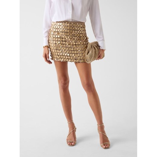 Guess Spódnica 180021 Złoty Classic Fit ze sklepu MODIVO w kategorii Spódnice - zdjęcie 187591670