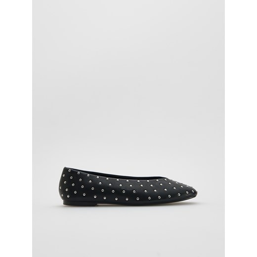 Reserved - Baleriny z ćwiekami - czarny ze sklepu Reserved w kategorii Balerinki - zdjęcie 187594394