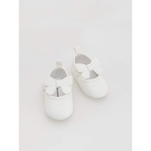 Reserved - Białe baleriny - biały ze sklepu Reserved w kategorii Balerinki dziecięce - zdjęcie 187595832