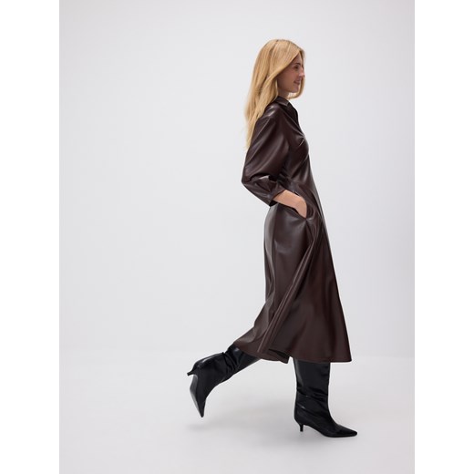 Reserved - Sukienka z imitacji skóry - brązowy ze sklepu Reserved w kategorii Sukienki - zdjęcie 187595883