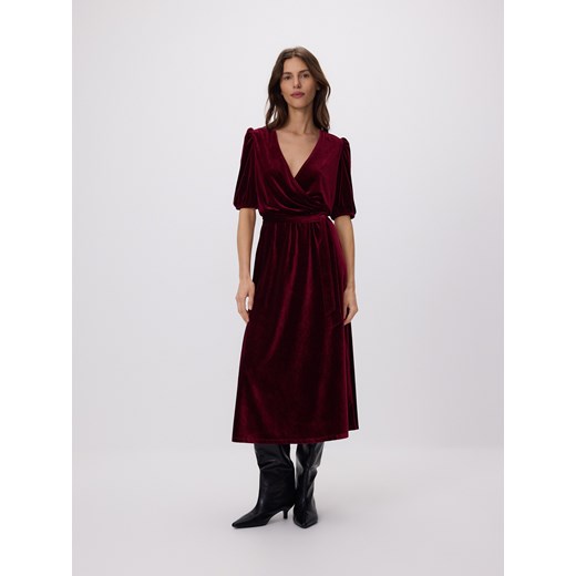 Reserved - Welurowa sukienka midi - bordowy ze sklepu Reserved w kategorii Sukienki - zdjęcie 187596232