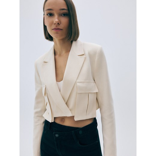 Reserved - Krótka marynarka z dodatkiem lnu - kremowy Reserved M okazyjna cena Reserved