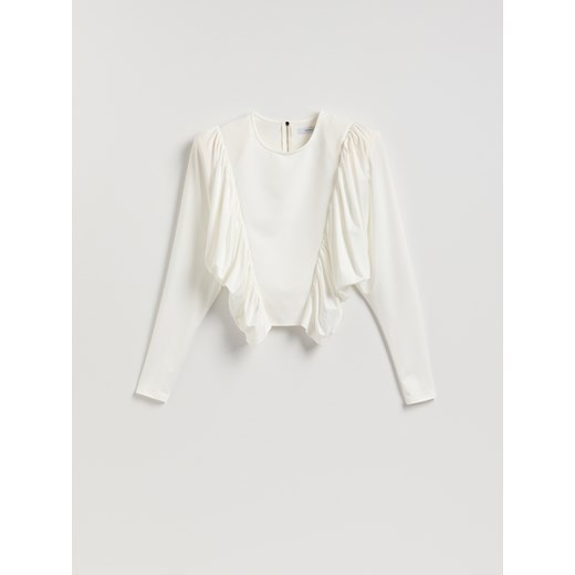 Reserved - Bluzka z poduszkami na ramionach - biały ze sklepu Reserved w kategorii Bluzki damskie - zdjęcie 187607531