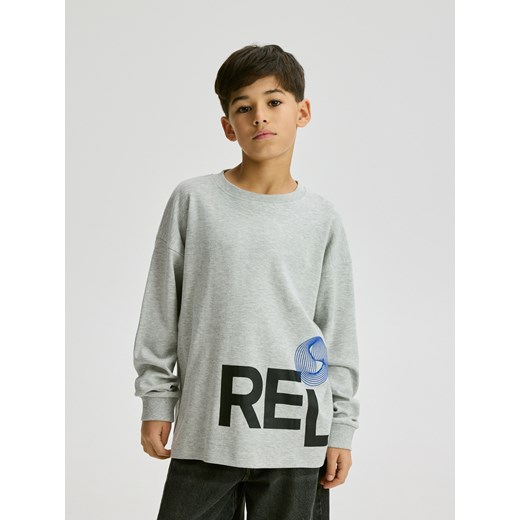 Reserved - Bawełniany longsleeve z nadrukiem - jasnoszary ze sklepu Reserved w kategorii T-shirty chłopięce - zdjęcie 187607852