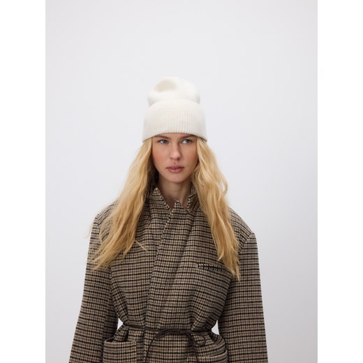 Reserved - Wełniana czapka z dodatkiem kaszmiru - kremowy ze sklepu Reserved w kategorii Czapki zimowe damskie - zdjęcie 187614181