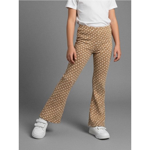 Sinsay - Spodnie dzwony ze wzorem w serca - wielobarwny ze sklepu Sinsay w kategorii Spodnie dziewczęce - zdjęcie 187615444
