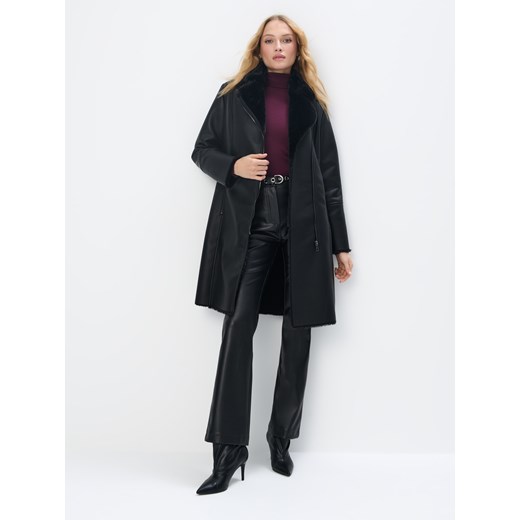 Mohito - Czarny płaszcz z wiązaniem - czarny Mohito 36 promocja Mohito